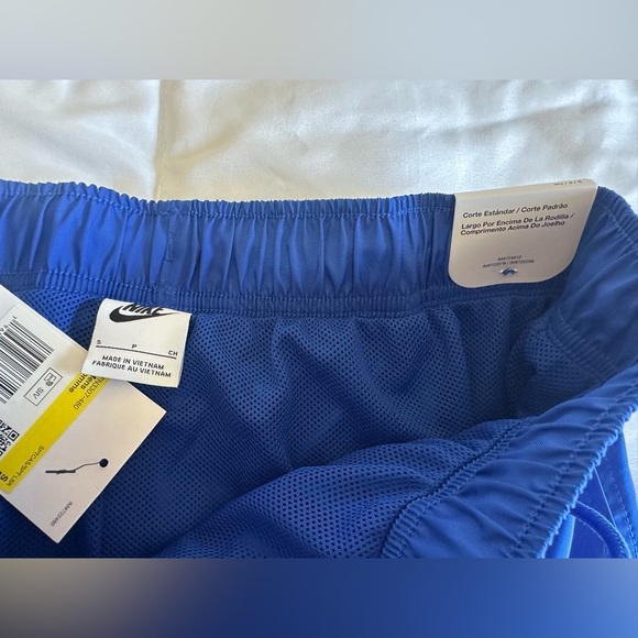 New men’s size small Nike Shorts Standard Fit Above Knee Length - Picture 3 of 6